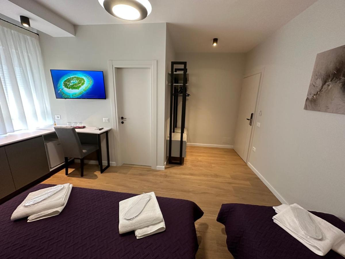 Soin Rooms Тирана Екстер'єр фото