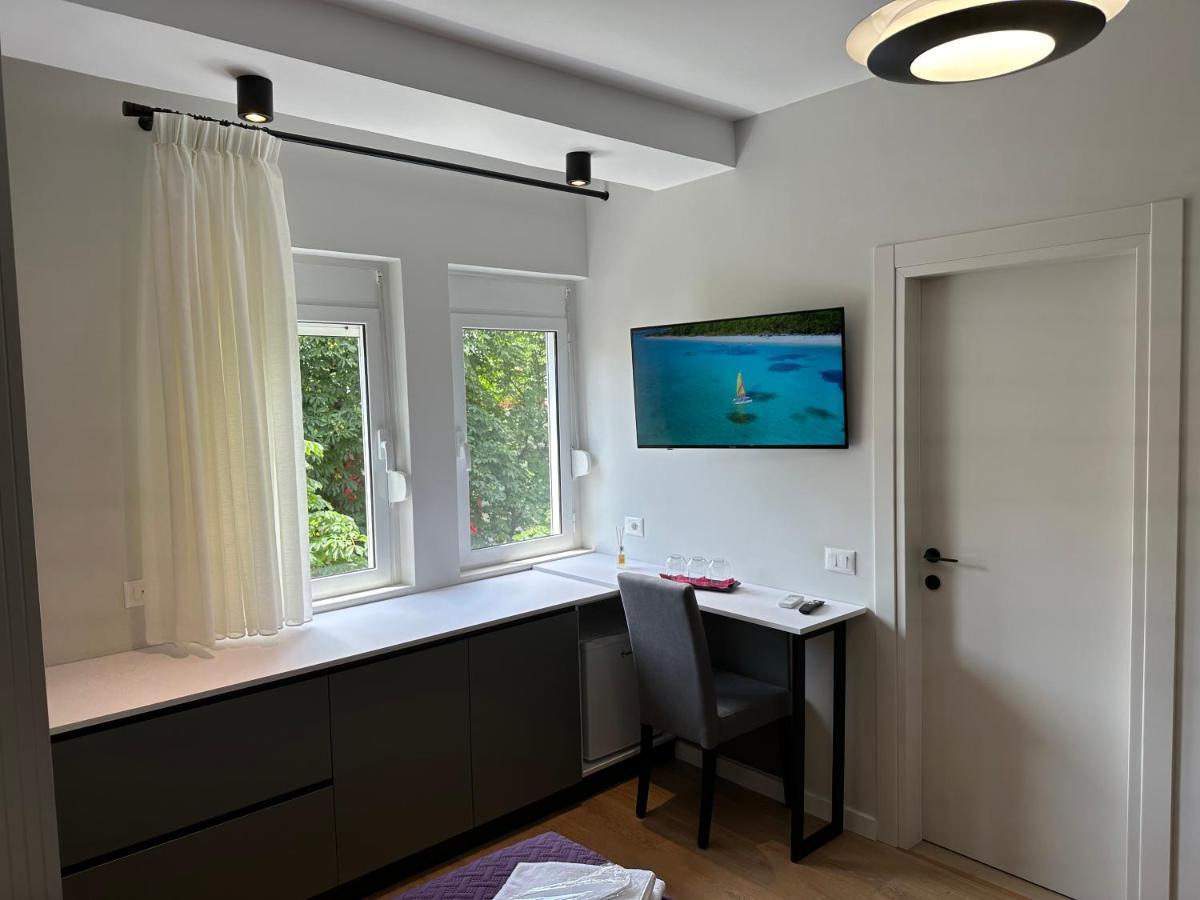 Soin Rooms Тирана Екстер'єр фото