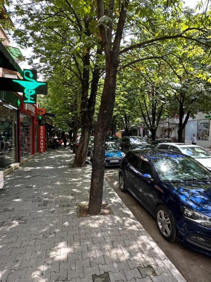 Soin Rooms Тирана Екстер'єр фото