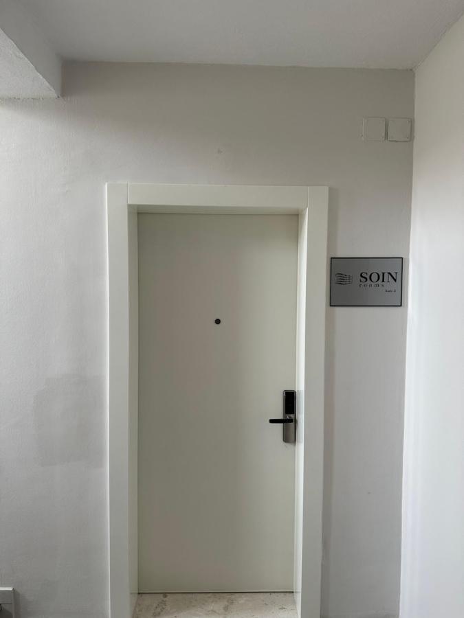 Soin Rooms Тирана Екстер'єр фото