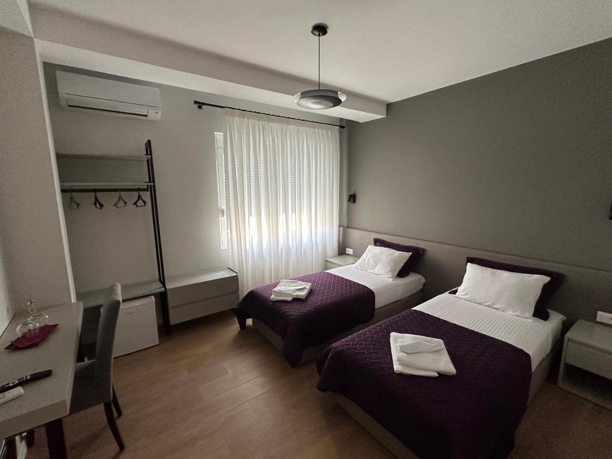 Soin Rooms Тирана Екстер'єр фото