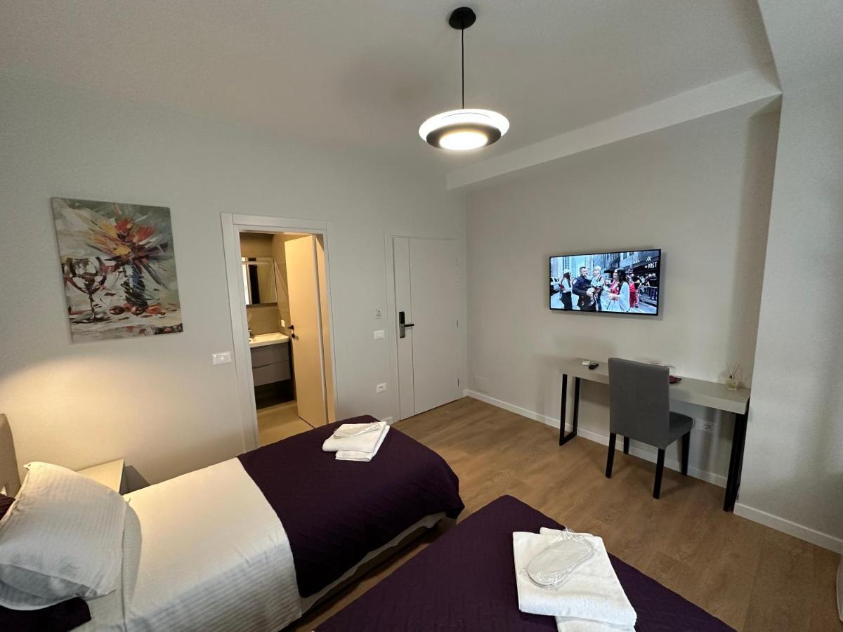 Soin Rooms Тирана Екстер'єр фото
