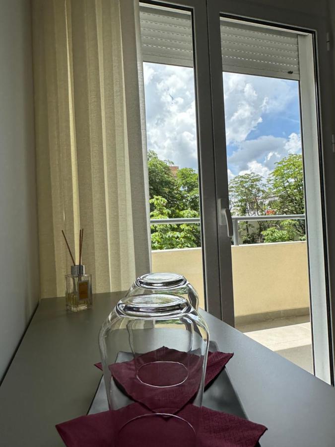 Soin Rooms Тирана Екстер'єр фото