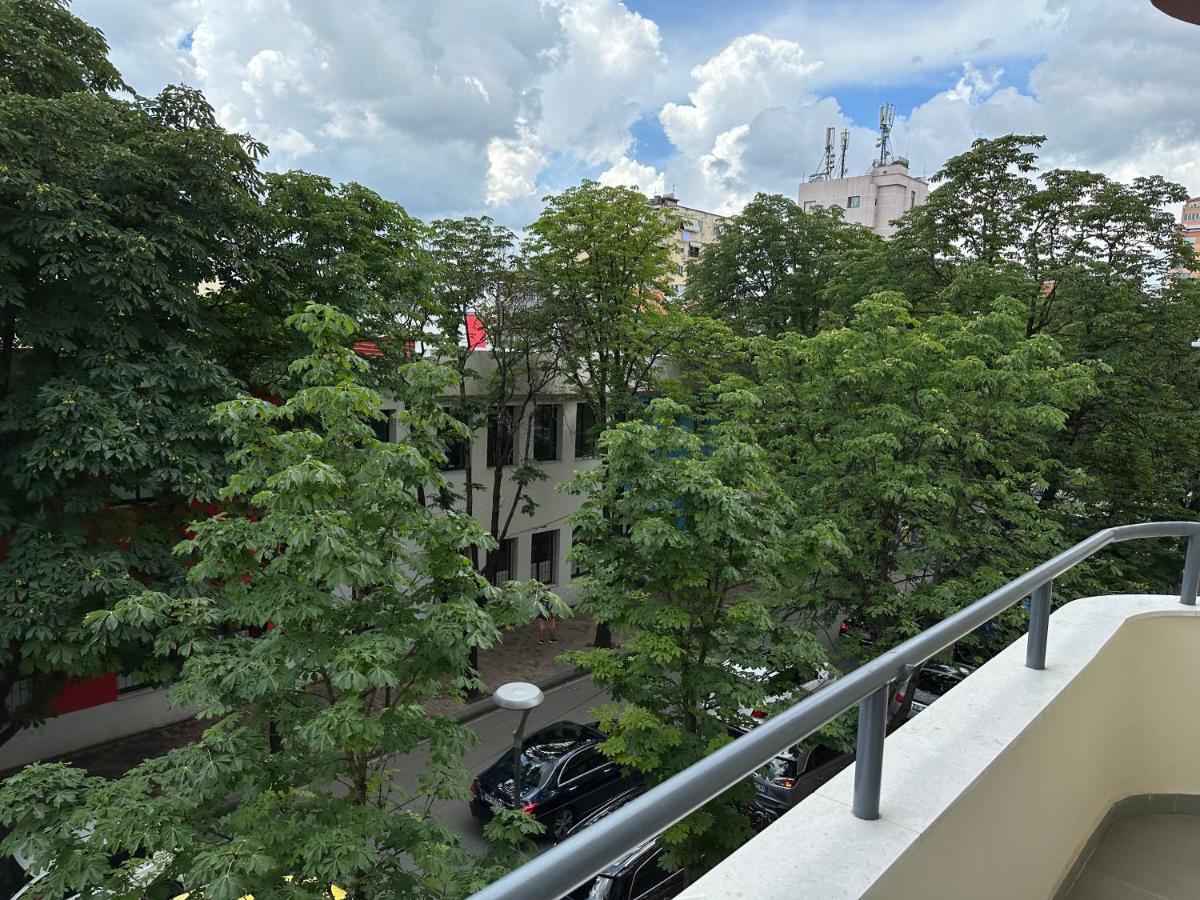 Soin Rooms Тирана Екстер'єр фото