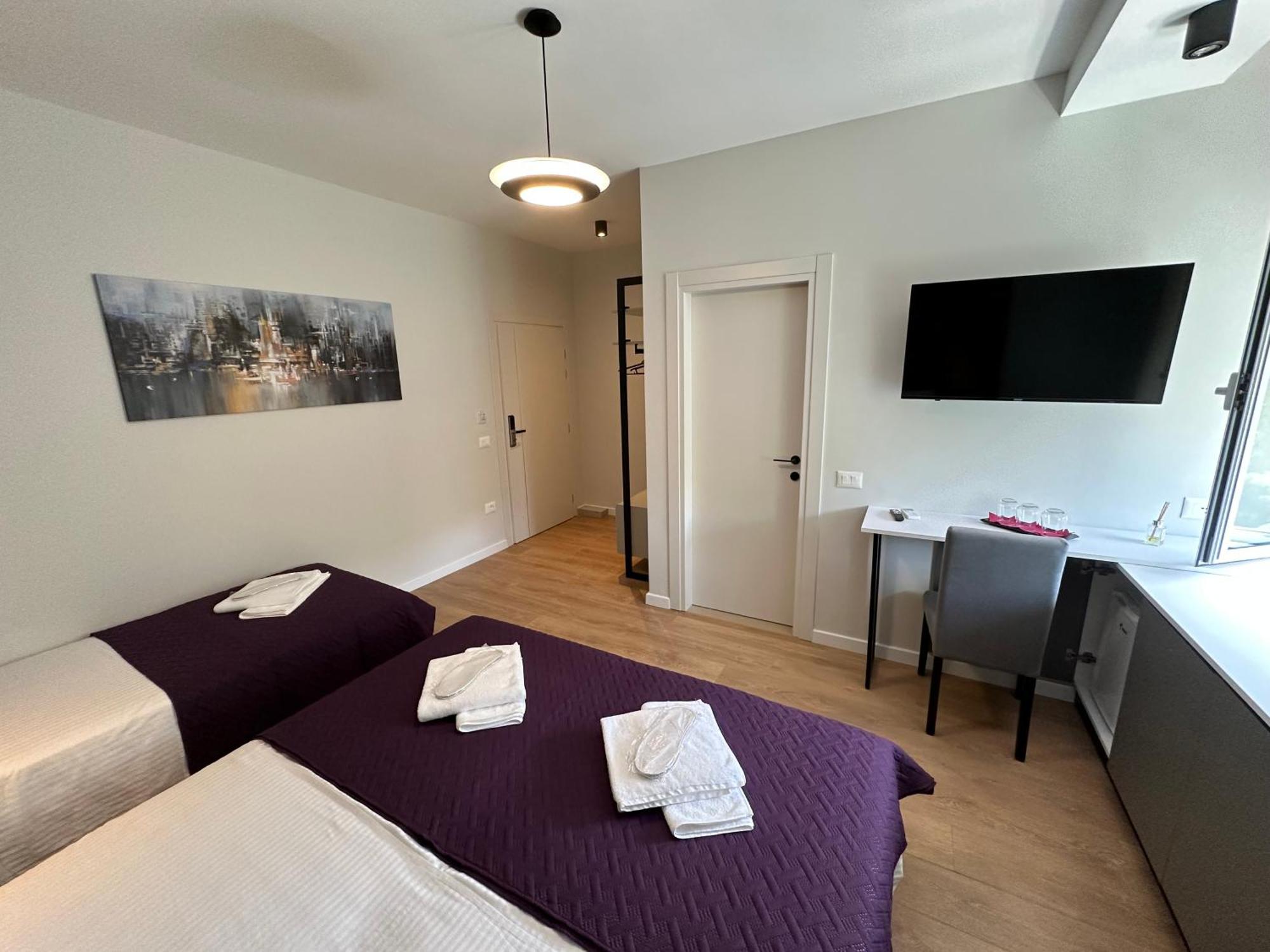 Soin Rooms Тирана Екстер'єр фото