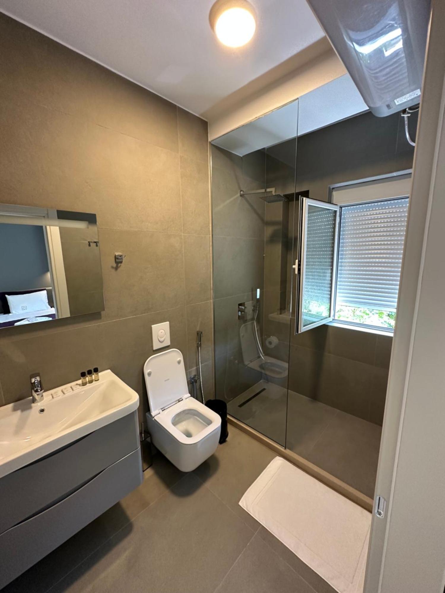 Soin Rooms Тирана Екстер'єр фото