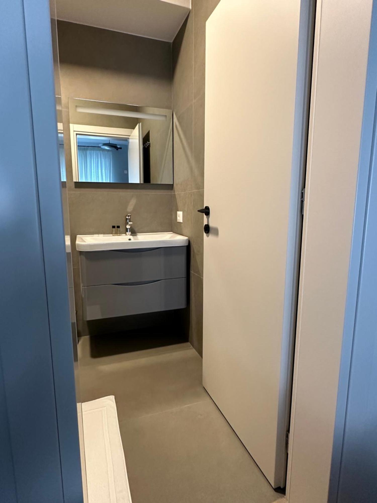 Soin Rooms Тирана Екстер'єр фото